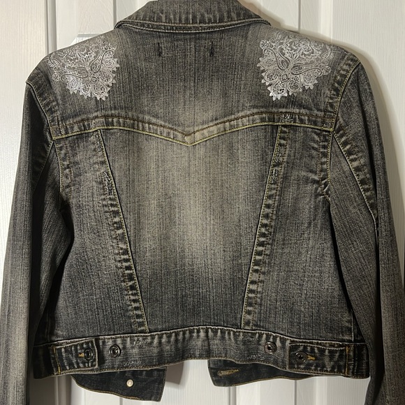 Cropped Jean jacket; good condition; lightly worn; distressed around the collar - Picture 5 of 7